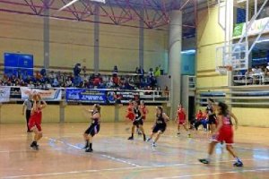 Las jugadoras rojillas cuajaron un partido sobresaliente.e;clip