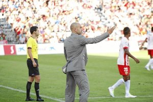 Paco Jémez ha confeccionado un Rayo de cine para la segunda vuelta.tyle>.apqj{position:abs