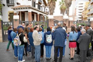En la Plaza Circular durante una lectura en la ruta celebrada el año pasado.tyle>.apqj{pos