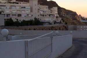 Vecinos de Las Colinas también avisaron de robos en jardines y zonas comunes como las bombillas de e