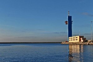 Torre de Salvamento Marítimo en Almeríax,auto,a
