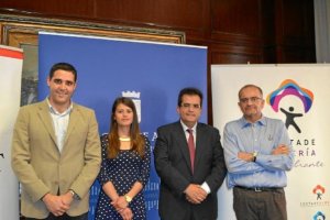 Diputada Provincial, alcalde de Níjar, y concejal de Deportes, en la presentación.tyle>.ap