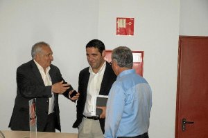 Alfonso García y el Concejal Juanjo Alonso, en el Estadio.e;cli