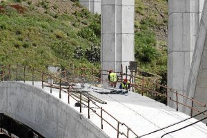 Trabajos en una vía en la que se produjo un accidente laboral.e