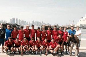 Posando con Doha al fondo.o,469px);}<