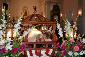 Imagen del Cristo Yacente, que procesionará en la noche del Viernes Santo en Lucainena de Las Torres