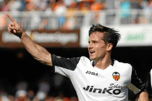 Pablo Piatti ha vuelto a recuperar la titularidad.e;clip:rect(4