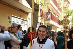 Alejandro García sabe con certeza que será sacerdote.e;clip:rec