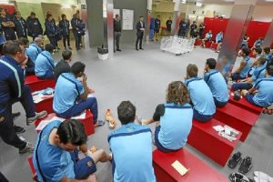 El presidente del Barça habló con la plantilla a las puertas de la final de la Copa.tyle>.