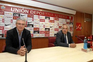 Pepe Bonillo es uno de los pilares básicos en el Almería de Alfonso García.tyle>.apqj{posi