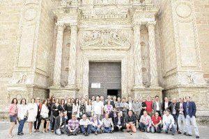 45 antiguos alumnos se reencontraron el sábado en el Hotel Catedral. tyle>.apqj{position:a
