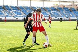 Jaime Paredes, indiscutible en el lateral izquierdo.e;clip:rect