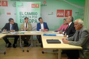 Reunión del dirigente andaluz del PSOE en Almeríae;clip:rect(46