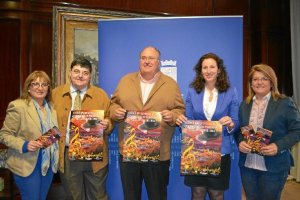 El alcalde de Gádor y la diputada de cultura en la presentación del evento.tyle>.apqj{posi