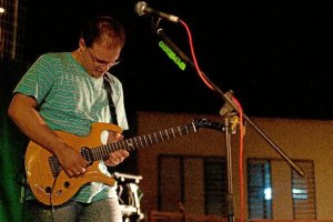 Kike Parra actuará esta noche en EMMA.x,auto,au