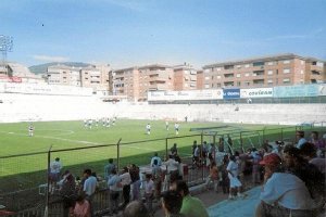 El ya desaparecido Estadio de Los Cármenes a finales de los 90.