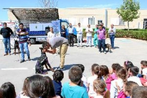 Exhibición celebrada en el colegio Laimún.x,aut