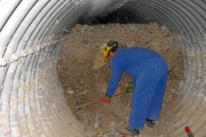 Estado en el que se encontraba la salida de del agua del barranco. tyle>.apqj{position:abs