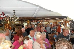 Reunión comercial que tuvo lugar el pasado jueves en el Pueblo Laguna Restaurant. tyle>.ap