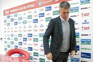 Lucas Alcaraz da la cara por sus futbolistas.x,