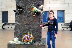 Mariló Benavides en el Reina Sofía de Córdoba a donde se traslada junto a su hija una vez al mes</ti