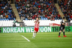 Aleix Vidal se tapa la cara los aficionados la dieron.e;clip:re