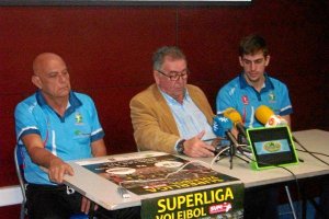 Piero, Sedeño y Almansa en la presentación de los play off.e;cl