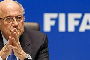 Blatter ha dado con el filón del fútbol español.e;clip:rect(469