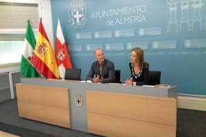 Joaquín Jiménez y Déborah Serón, en la rueda de prensa de ayer.