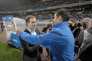 Los más jóvenes de Primera se saludan, Arrasate y Francisco.e;c