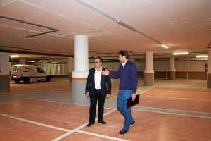 El alcalde visita el parking ya acabadox,auto,a