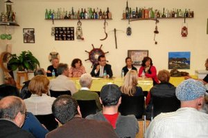 El alcalde y los vecinos de Las Negrasx,auto,au