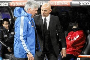 Paco Jémez y Carlo Ancelotti en charla distendida.e;clip:rect(4