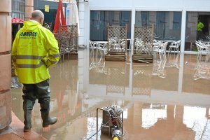 En pocos minutos se registraron más de una veintena de salidas por anegamientotyle>.apqj{p