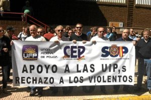 Concentración en la Comisaría de Almeríax,auto,