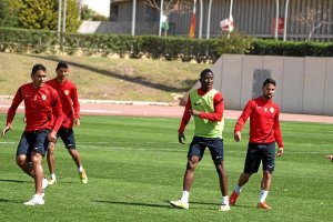 Jonathan entrenó con normalidad.o,469