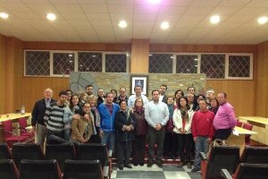 Corporación de Macael y miembros de la Hermandad de la Virgen del Rosario. tyle>.apqj{posi