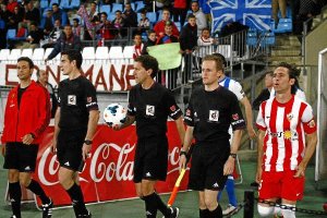 Éste árbitro aplicó un reglamento de Champions para unos y de Regional para otros.tyle>.ap