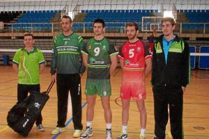 Pablo Bugallo con el 9 de Unicaja en la presentación de las nuevas camisetas.tyle>.apqj{po