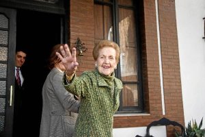 Doña Francisca Díaz en una imagen de 2010x,auto