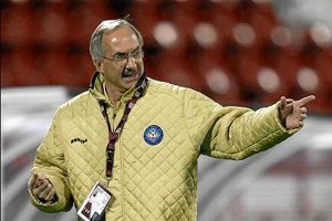 Uli Stielike está al día de todo lo que sucede en Europa.e;clip