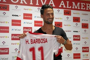 Por esa camiseta hay que partirse el alma señores.e;clip:rect(4