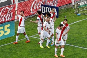 Bueno celebra su gol ante un Almería que se instala en la cola.