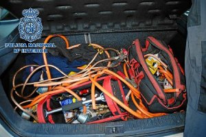 Los falsos operarios hacían creer a sus víctimas que tenían que realizar una inspección obligatoria.