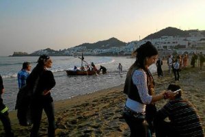 Los participantes se preparan minutos antes del desembarco.e;cl