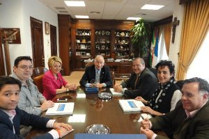 Reunión con los directivos del Grupo Europa, ayer.e;clip:rect(4