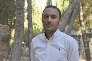 El concejal Alonso Mena en el Parque Municipal.