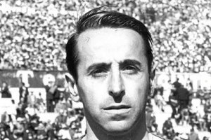 El jugador azulgrana en el Metropolitano de Madrid.e;clip:rect(