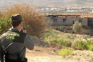 El menor se encontraba en una granja de pollos cuando se originó el incendio. tyle>.apqj{p