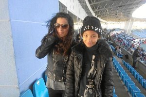 La mujer de Nelson con la pequeña de la casax,a